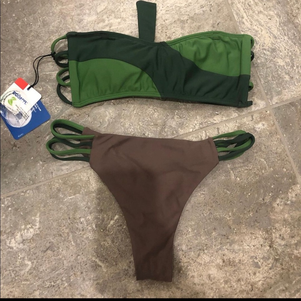 Cheeky bikini - Picture 3 of 4